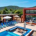 Modern Luxurious With Spa-adria 티스노