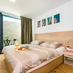 Modern Luxurious With Spa-adria 빌라 티스노