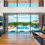 Modern Luxurious With Spa-adria * 티스노