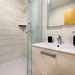 Modern Luxurious With Spa-adria 티스노