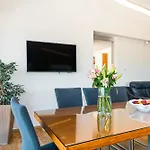 Modern Luxurious With Spa-adria 티스노