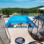 Modern Luxurious With Spa-adria 빌라 *