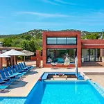 Modern Luxurious With Spa-adria 빌라 티스노