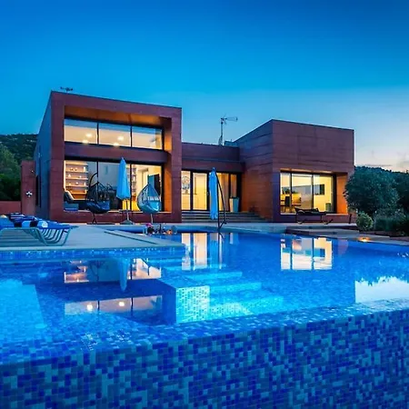 Modern Luxurious With Spa-adria וילה טיסנו