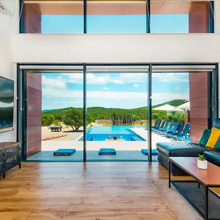 Modern Luxurious With Spa-adria * טיסנו