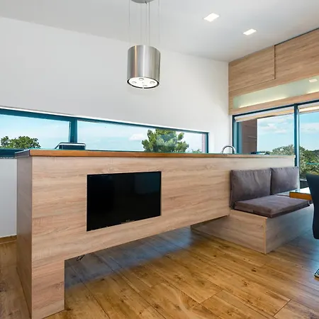 Modern Luxurious With Spa-adria 티스노