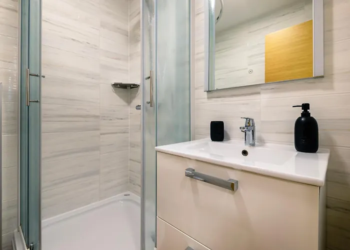 Modern Luxurious With Spa-adria ティスノ