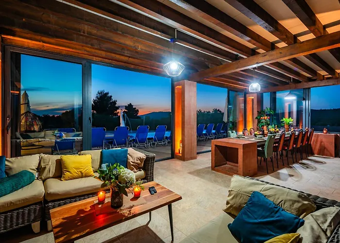 Modern Luxurious With Spa-adria ヴィラ ティスノ